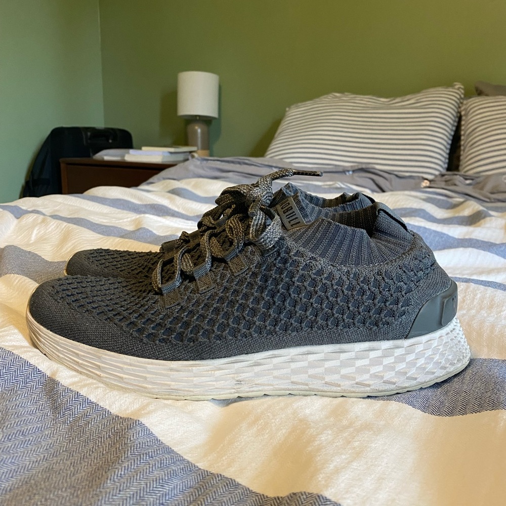 Like new Nobull Men’s knit runner (aspire)
